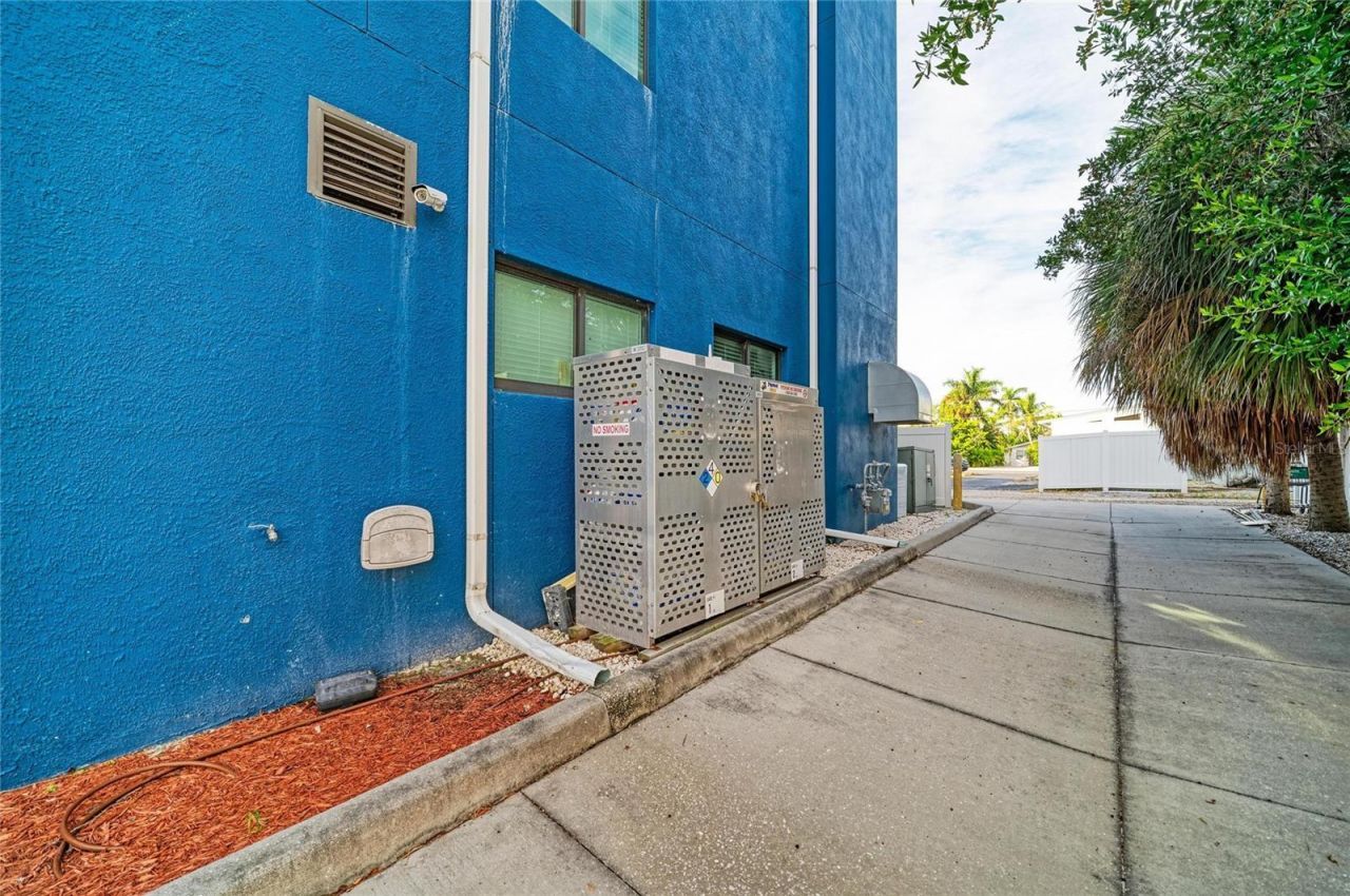 3004 Avenue C , Holmes Beach, FL 34217 Photo