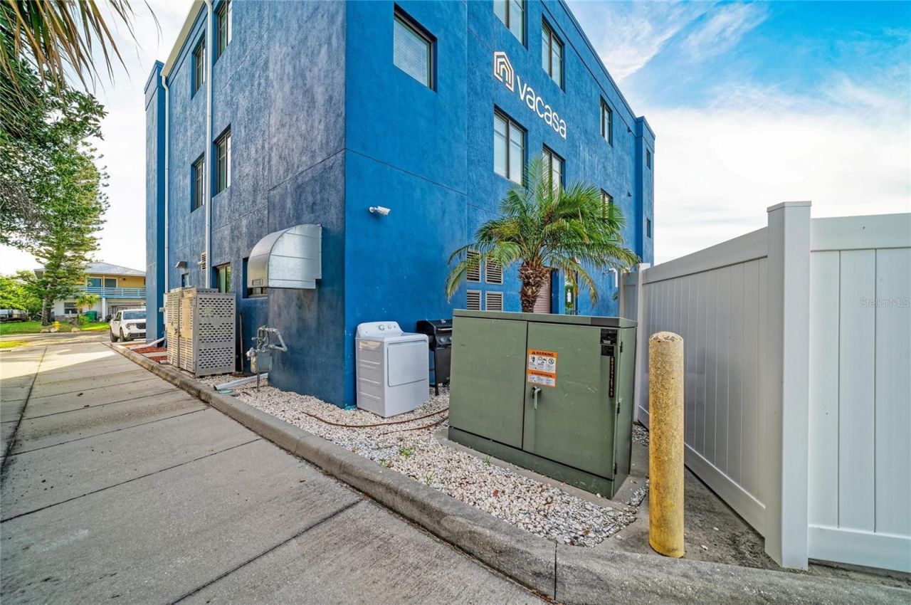 3004 Avenue C , Holmes Beach, FL 34217 Photo