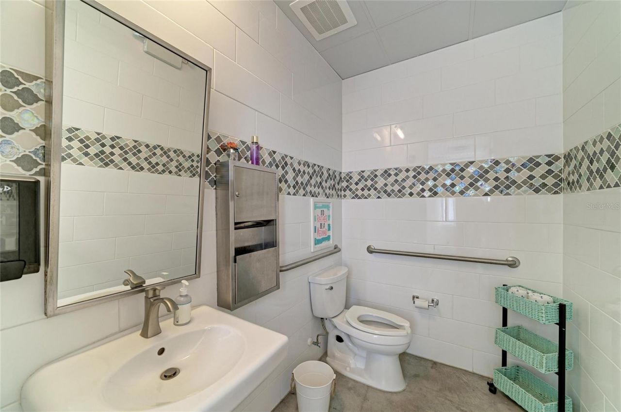 3004 Avenue C , Holmes Beach, FL 34217 Photo
