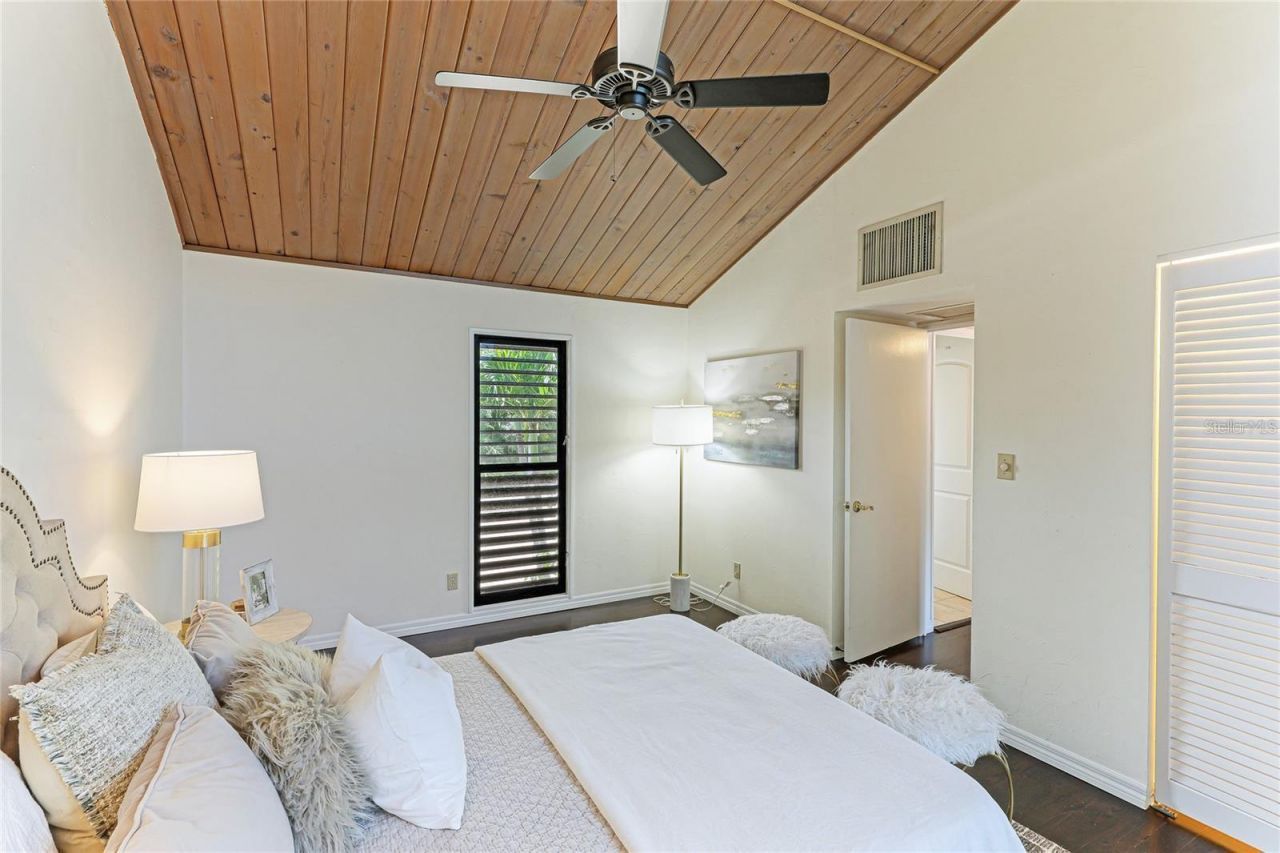 11 Sandy Cove Road , Unit 8F, Sarasota, FL 34242 Photo