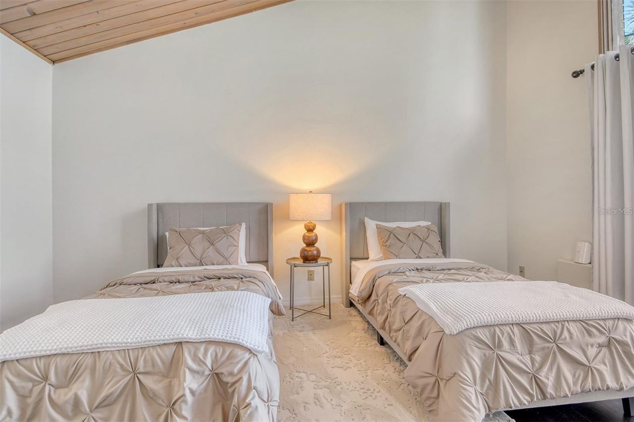 11 Sandy Cove Road , Unit 8F, Sarasota, FL 34242 Photo