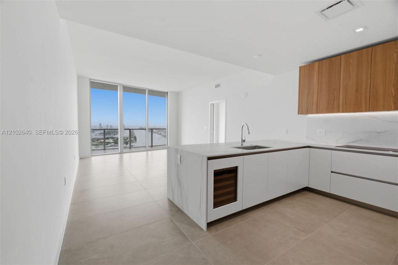 1400 Biscayne Blvd , Unit 3803, Miami, FL 33132 Photo