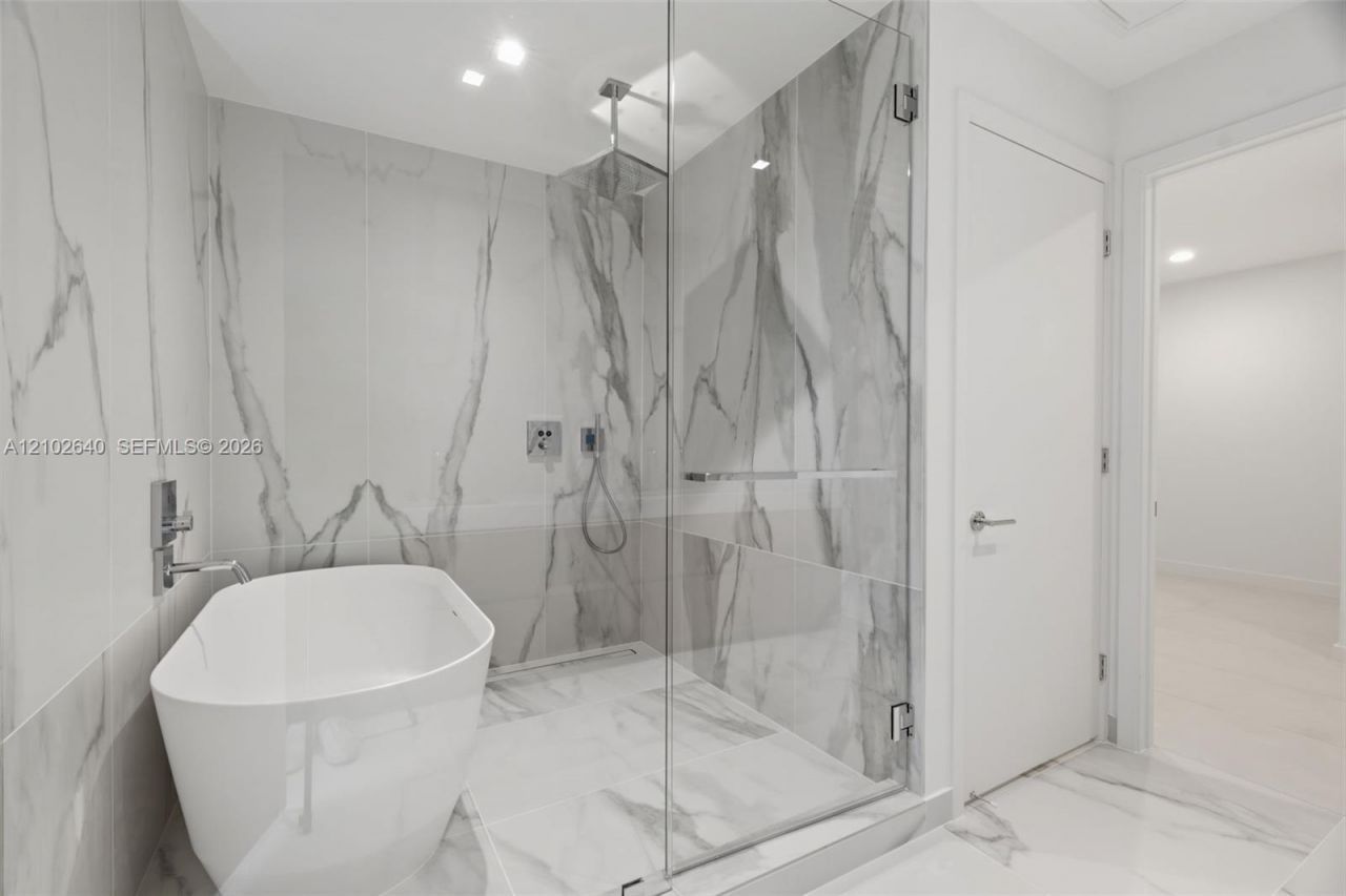 1400 Biscayne Blvd , Unit 3803, Miami, FL 33132 Photo