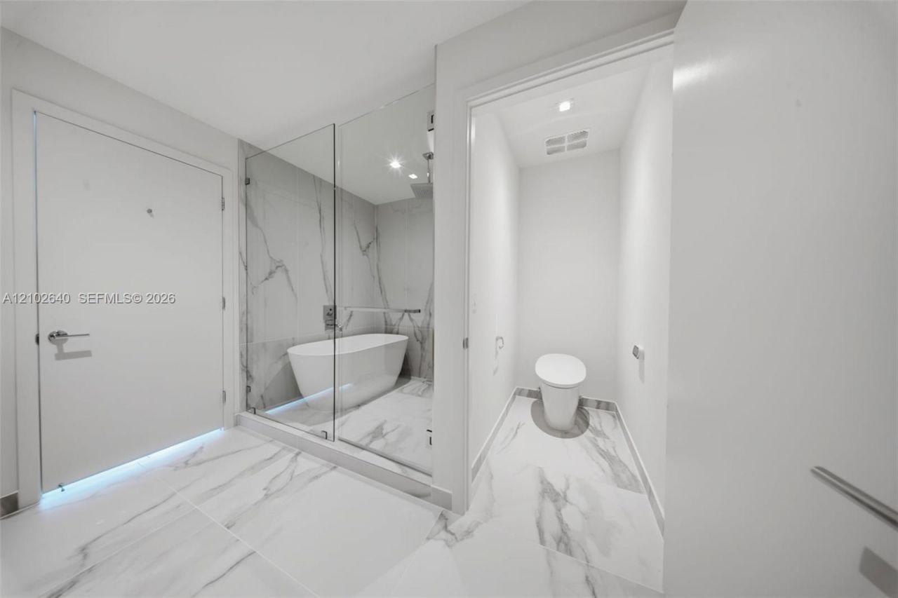 1400 Biscayne Blvd , Unit 3803, Miami, FL 33132 Photo