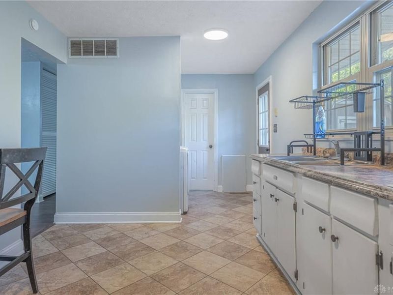 405 Cato Court, New Lebanon, OH 45345 Photo 10