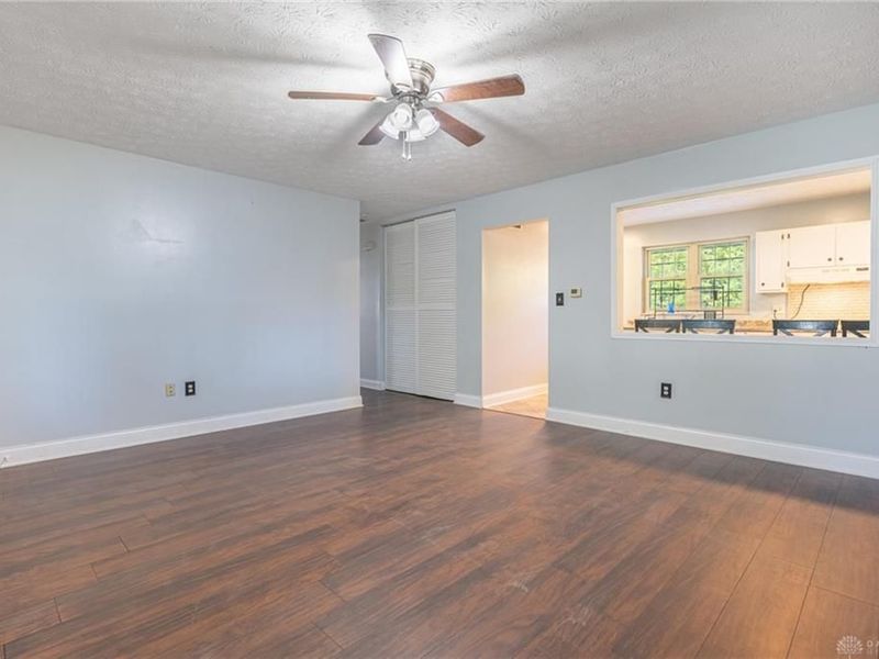 405 Cato Court, New Lebanon, OH 45345 Photo 4