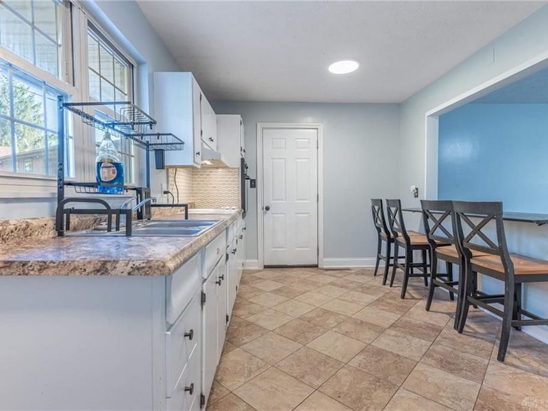 405 Cato Court, New Lebanon, OH 45345 Photo 8