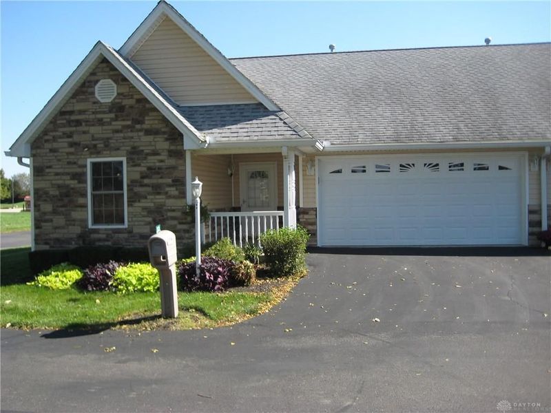 523 Golden Crossing, Unit 525, Eaton, OH 45320 Photo 1