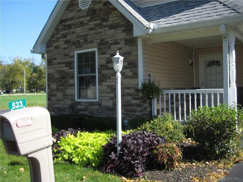 523 Golden Crossing, Unit 525, Eaton, OH 45320 Photo 2