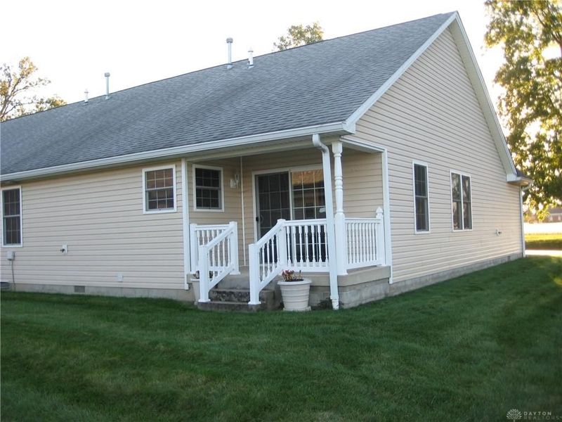 523 Golden Crossing, Unit 525, Eaton, OH 45320 Photo 3