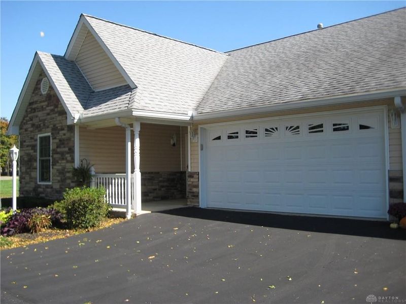 523 Golden Crossing, Unit 525, Eaton, OH 45320 Photo 4