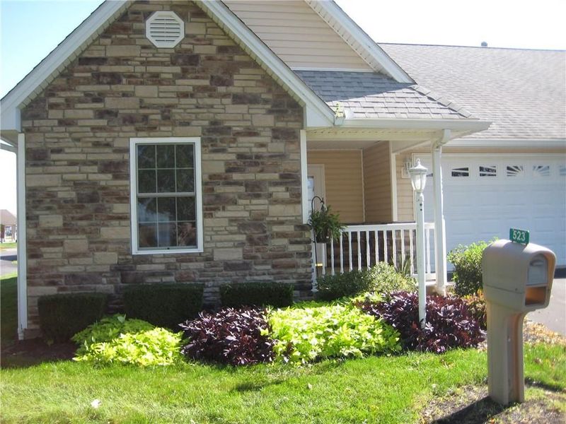 523 Golden Crossing, Unit 525, Eaton, OH 45320 Photo 5