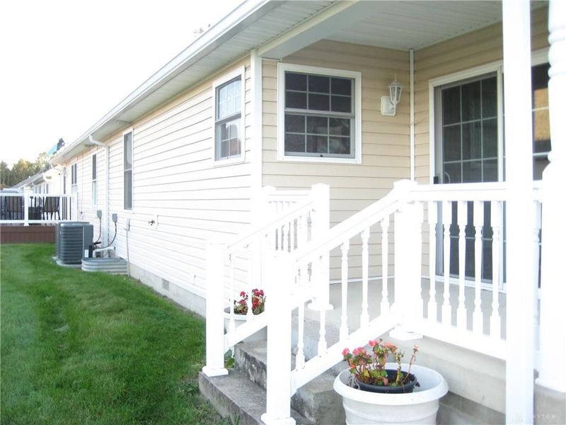 523 Golden Crossing, Unit 525, Eaton, OH 45320 Photo 9