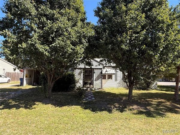 400 N Gideon Avenue , Gideon, MO 63848