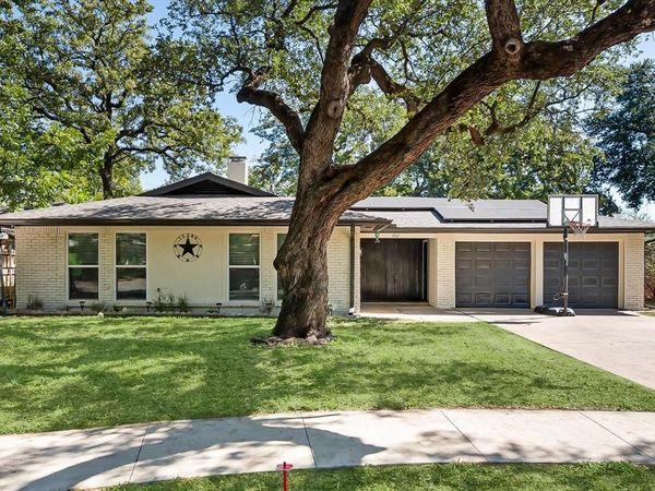 1012 Keith Drive, Hurst, TX 76053