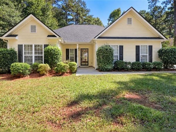 527 Judith Court , Mcdonough, GA 30252