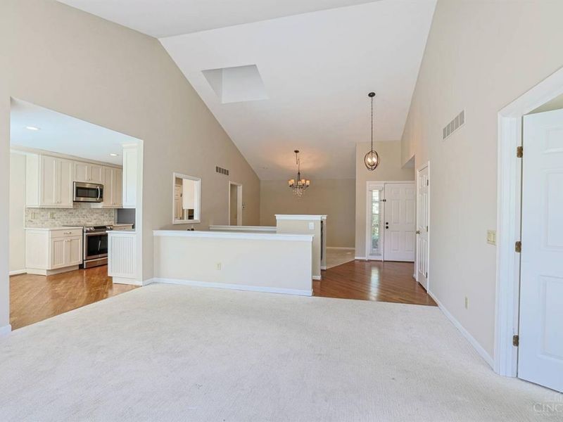 5690 Windridge View, Columbia Township, OH 45243 Photo 7