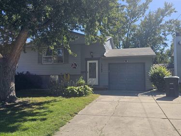 12765 A Street, Omaha, NE 68144