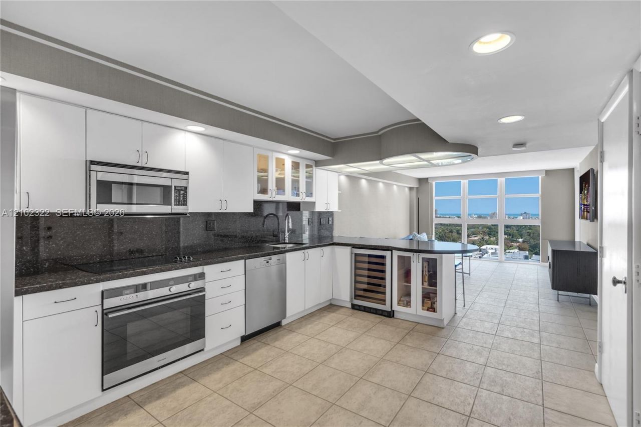 1228 West Ave, Unit 1110, Miami Beach, FL 33139 Photo