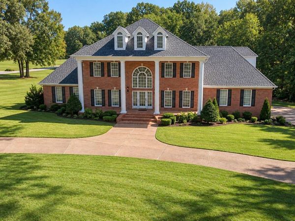 25 Oak Ridge Drive , Henderson, TN 38340