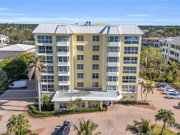 1900 Gulf Shore BLVD N, Unit 304, NAPLES, FL 34102