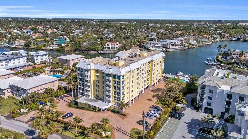 1900 Gulf Shore Blvd N, Unit 304, Naples, FL 34102 Photo
