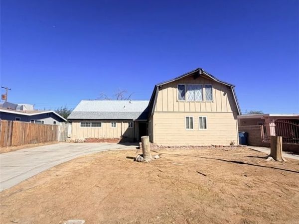 5216 Doe Avenue , Las Vegas, NV 89146