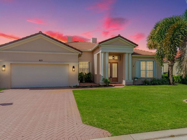 625 SW Long Key Court, Port St. Lucie, FL 34986