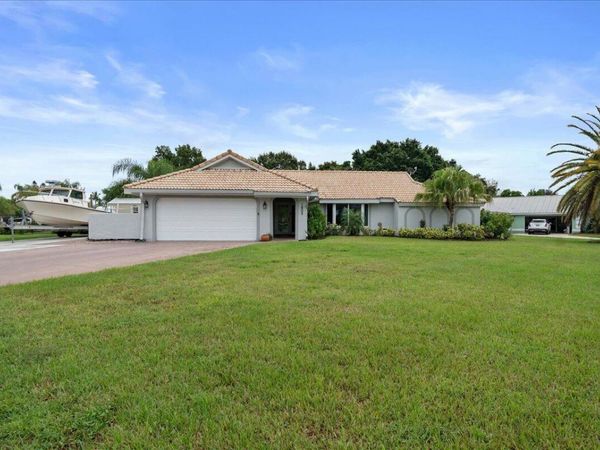 1802 SE Hanby Avenue, Port St. Lucie, FL 34952