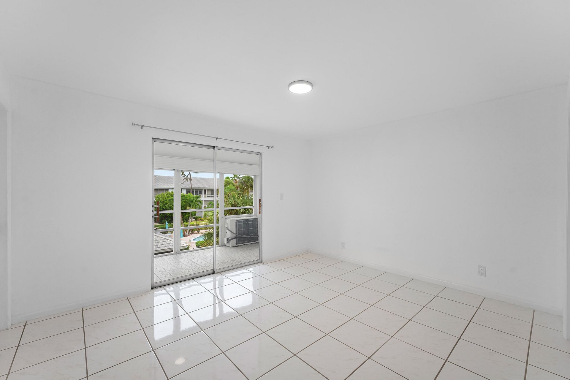 2050 NE 39th Street, Unit E307, Lighthouse Point, FL 33064 Photo