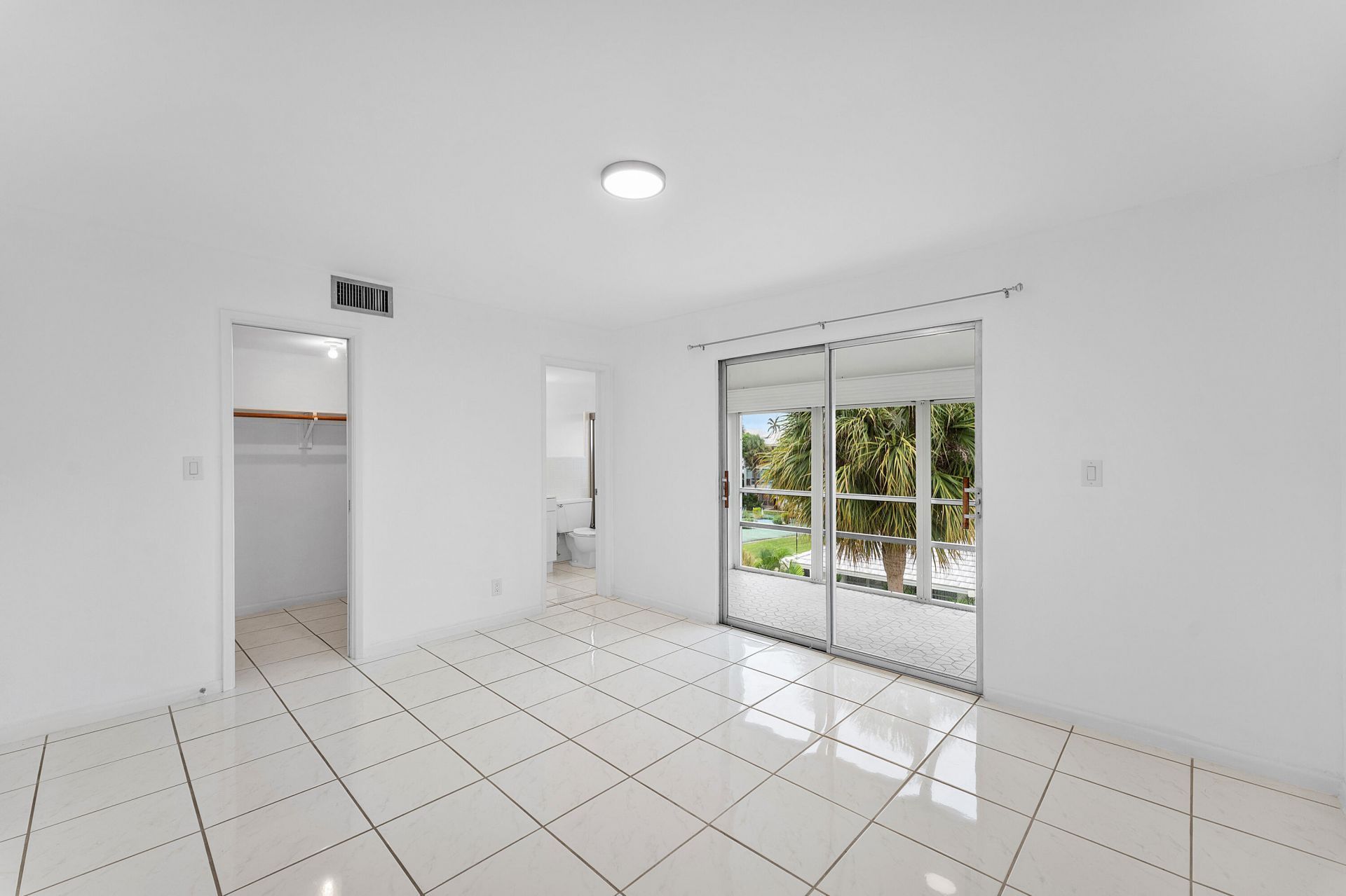 2050 NE 39th Street, Unit E307, Lighthouse Point, FL 33064 Photo