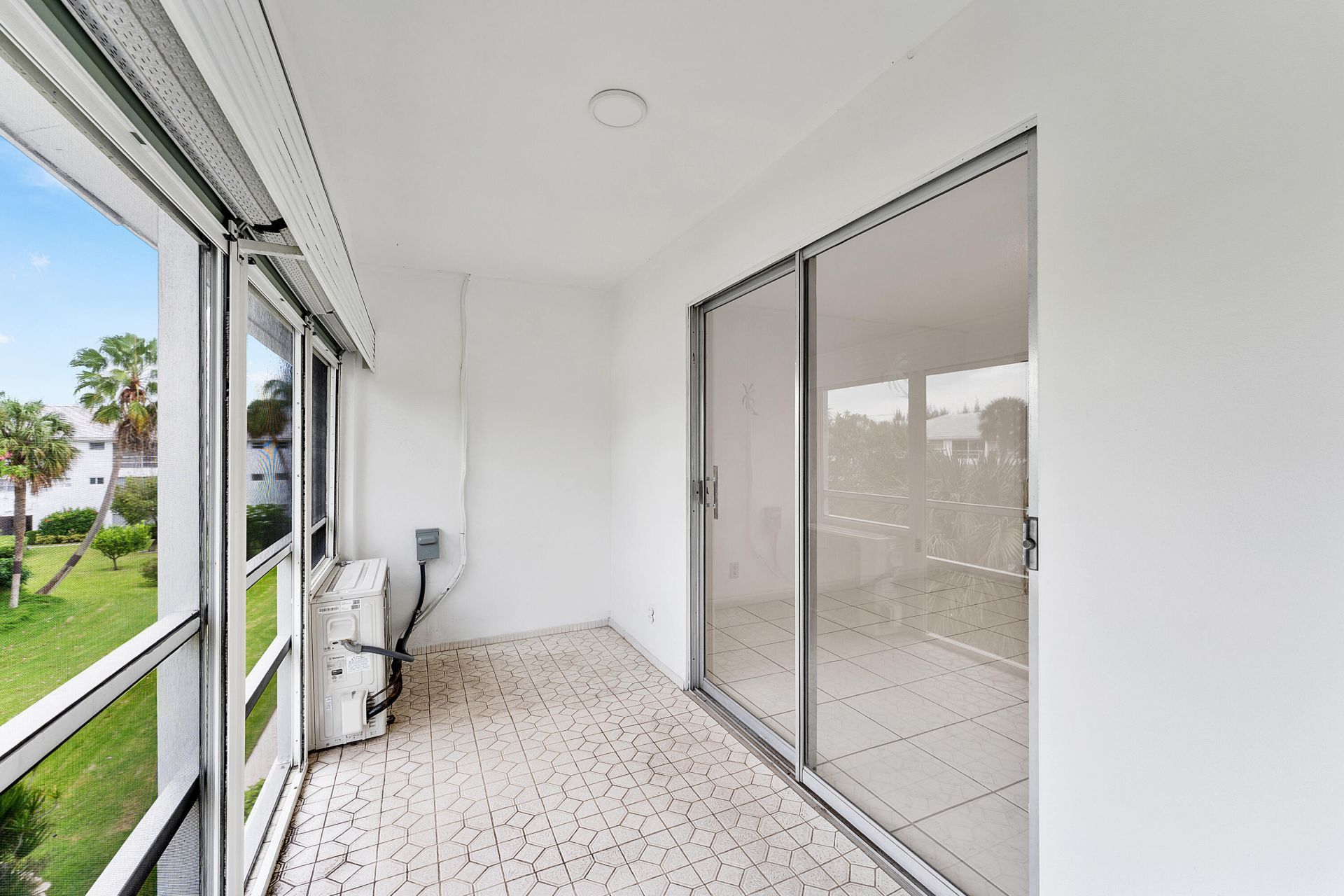 2050 NE 39th Street, Unit E307, Lighthouse Point, FL 33064 Photo