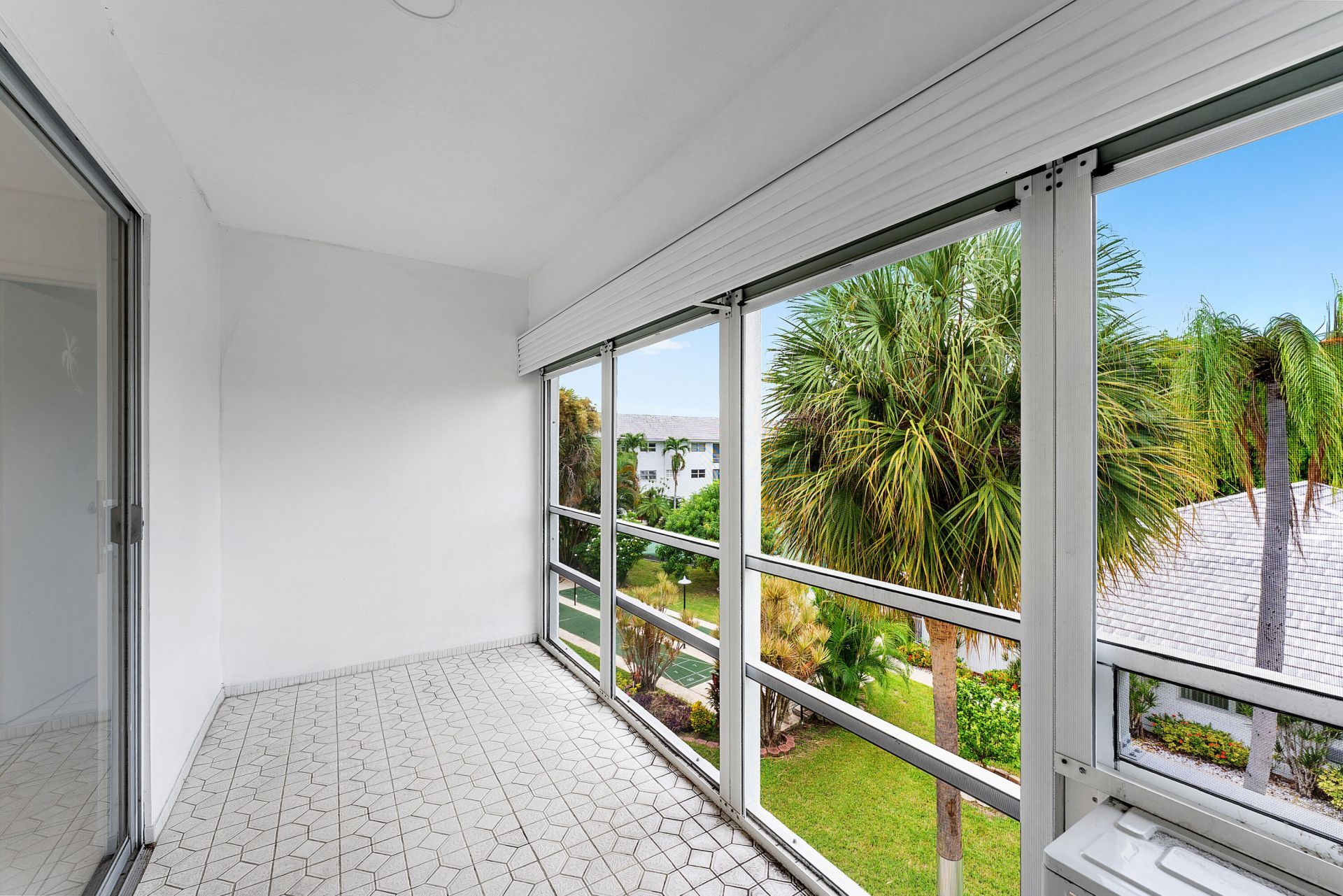 2050 NE 39th Street, Unit E307, Lighthouse Point, FL 33064 Photo