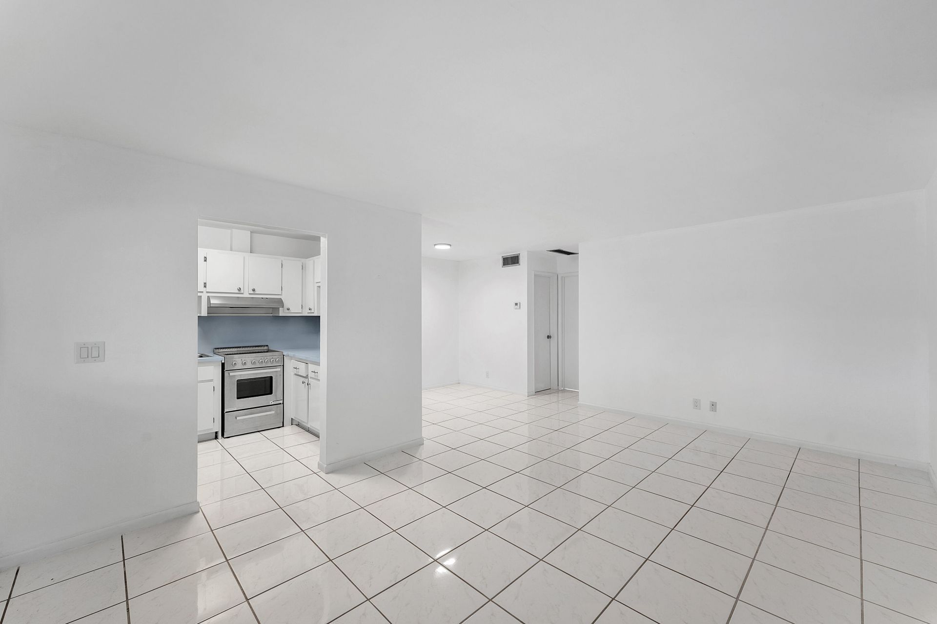 2050 NE 39th Street, Unit E307, Lighthouse Point, FL 33064 Photo