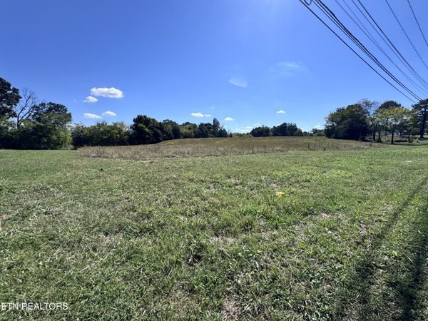 833 Highway 411 , Vonore, TN 37885