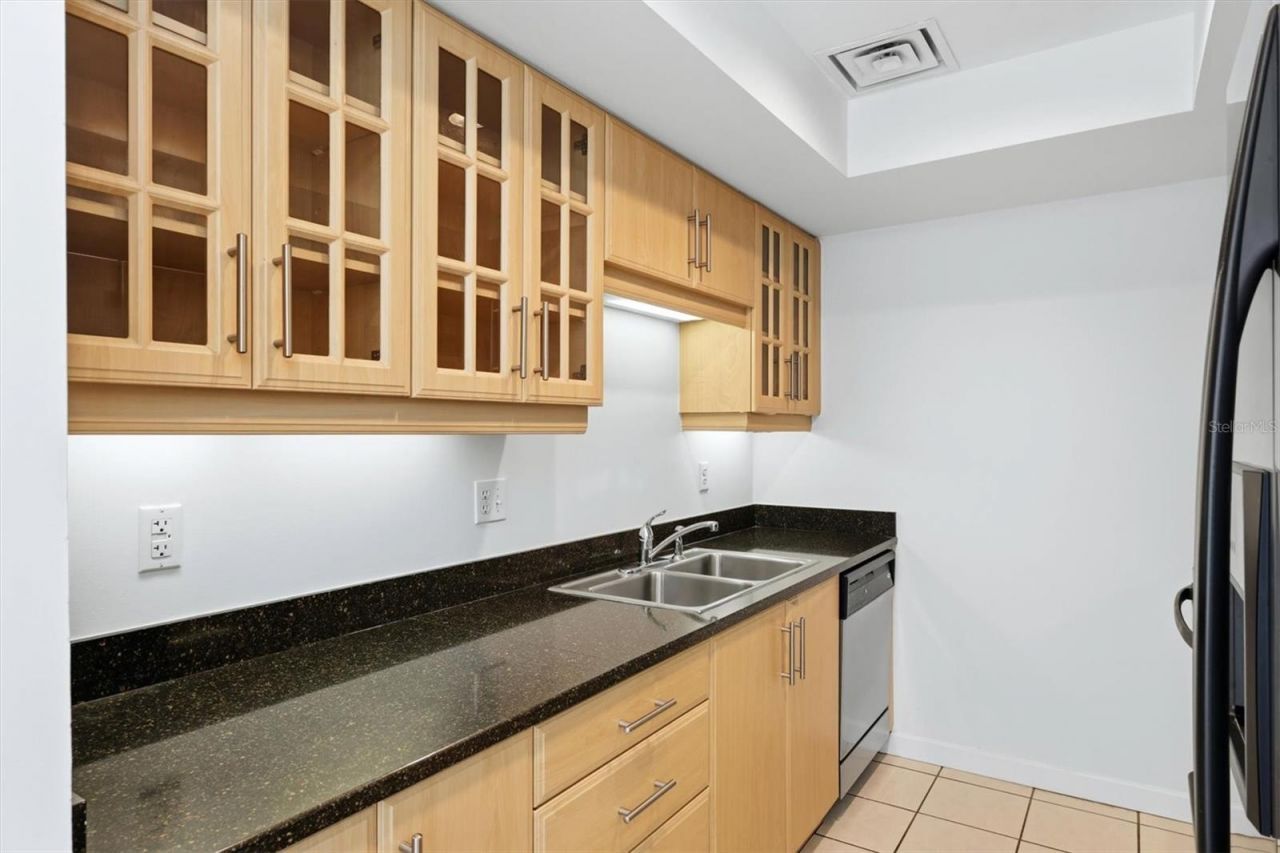 1990 Main Street , Unit 3, Sarasota, FL 34236 Photo