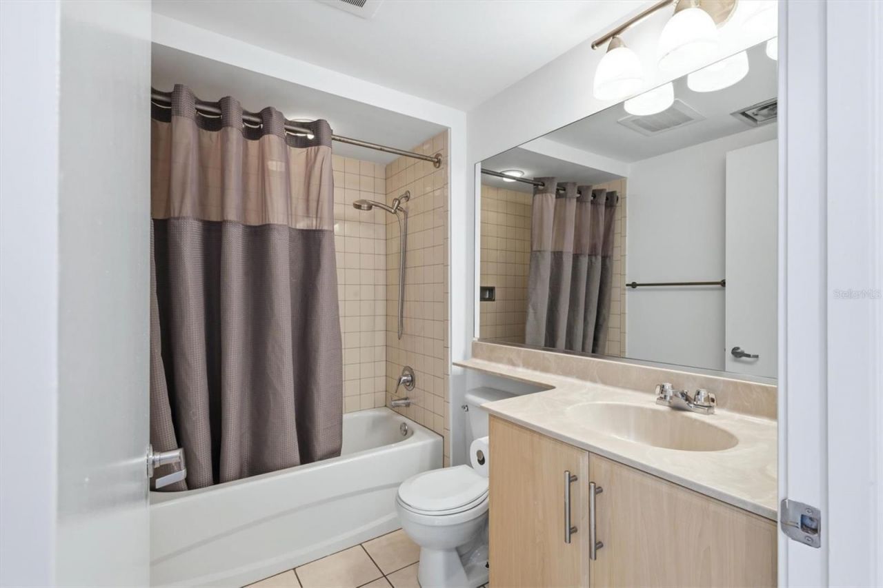 1990 Main Street , Unit 3, Sarasota, FL 34236 Photo