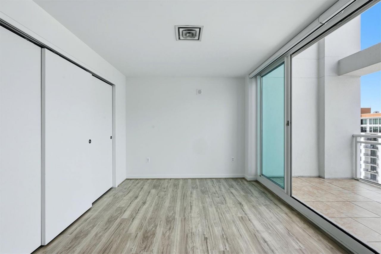 1990 Main Street , Unit 3, Sarasota, FL 34236 Photo