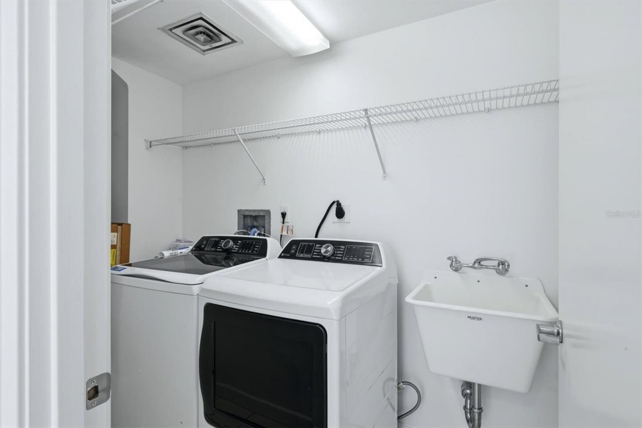 1990 Main Street , Unit 3, Sarasota, FL 34236 Photo