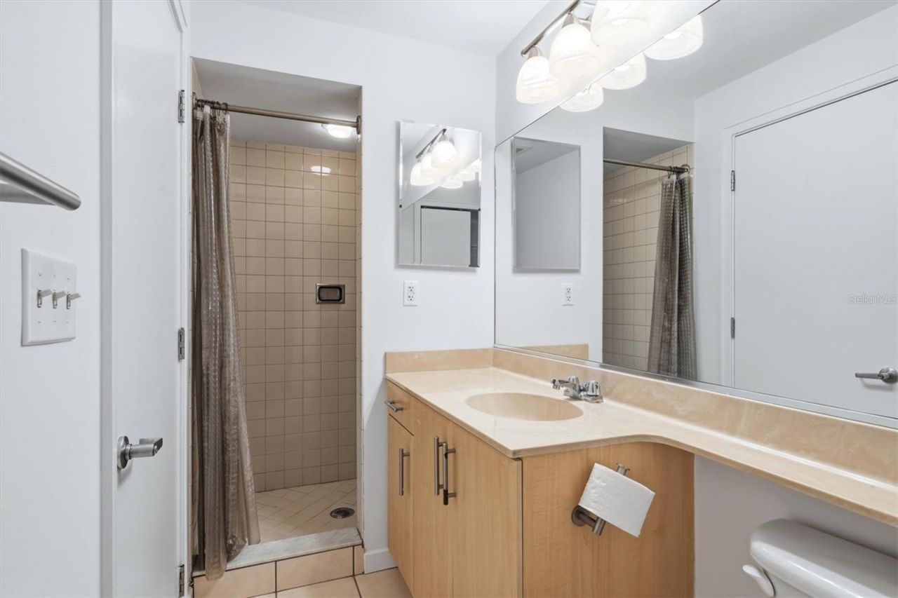 1990 Main Street , Unit 3, Sarasota, FL 34236 Photo