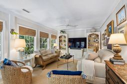 44 Twin Oaks Lane photo 4