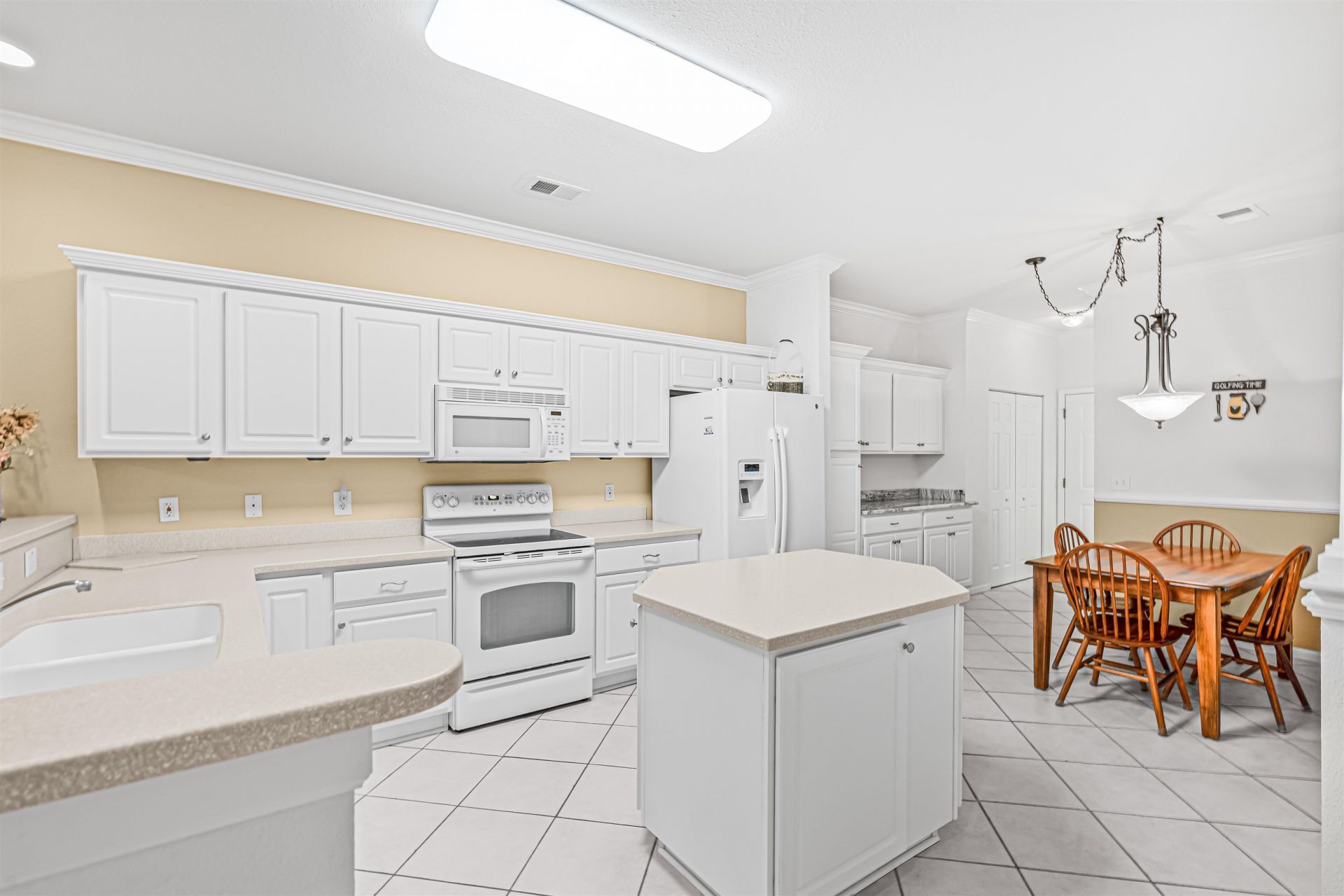 131 Chenoa Dr. Photo 10