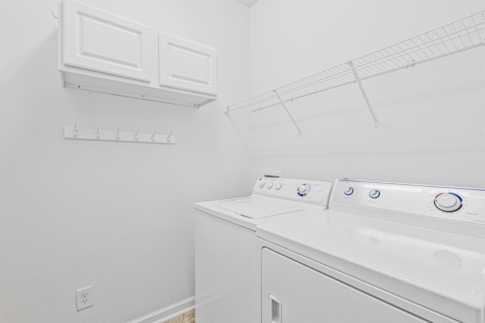 131 Chenoa Dr. Photo 12