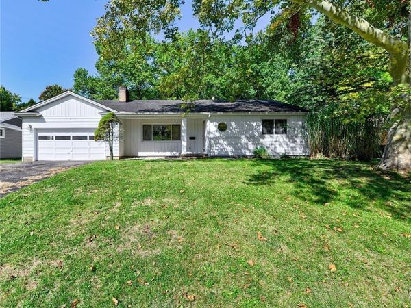 1867 Thornhill Drive, Akron, OH 44313