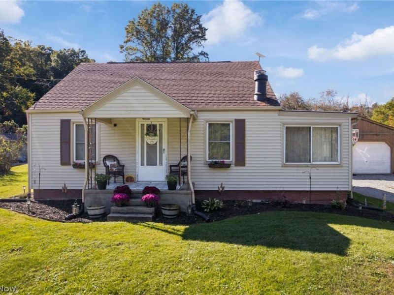959 Neimans Avenue SE, East Canton, OH 44730 Photo 3