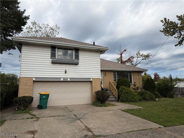 5628 Adams Avenue , Maple Heights, OH 44137