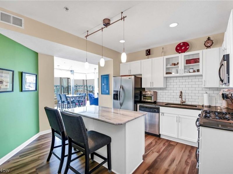1237 Washington Avenue, Unit 1008, Cleveland, OH 44113 Photo 2