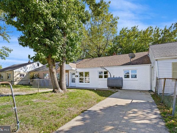 211 PILGRIM ROAD, NEW CASTLE, DE 19720
