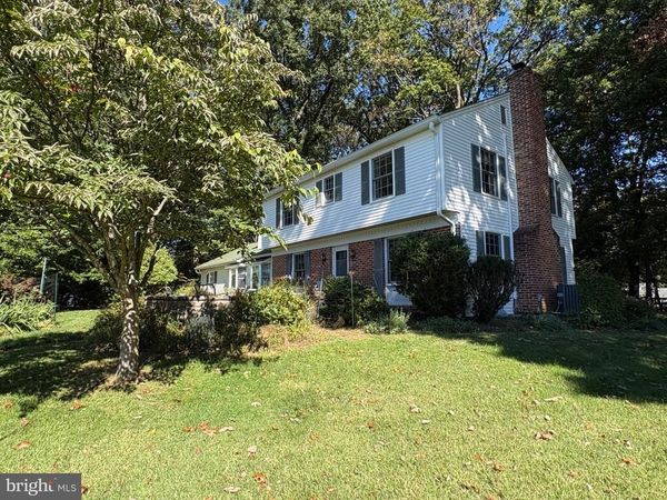 3 OAK TREE LANE, MALVERN, PA 19355