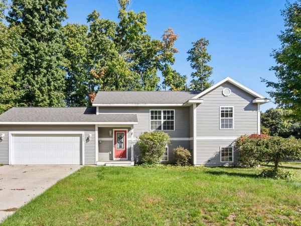 2063 Pine Valley Circle, Traverse City, MI 49685